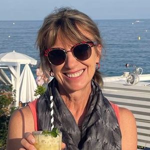 Meet your Posher, Cynthia